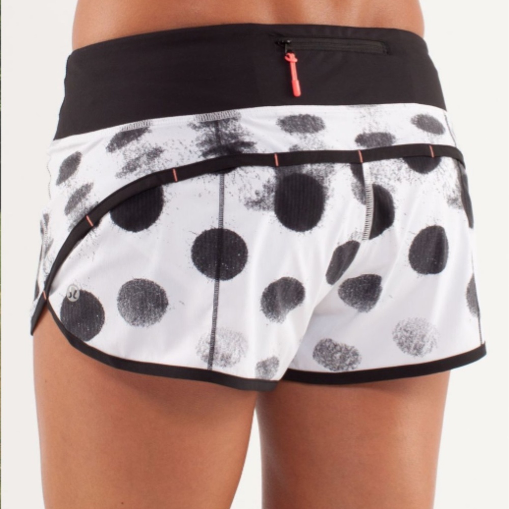 Lululemon Run: Speed Short Seaside Dot Size 6